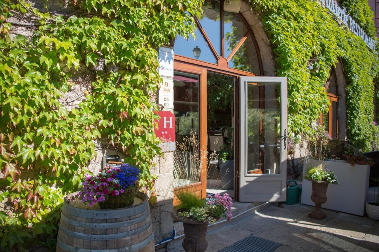 Logis Hotel Restaurant La Brasserie Treignac Exterior photo